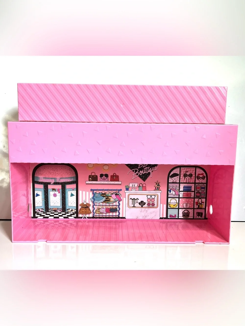 L.O.L. Surprise! 3-in-1 Pop-Up Store Mini Shops Playset Carry Case Display Stand